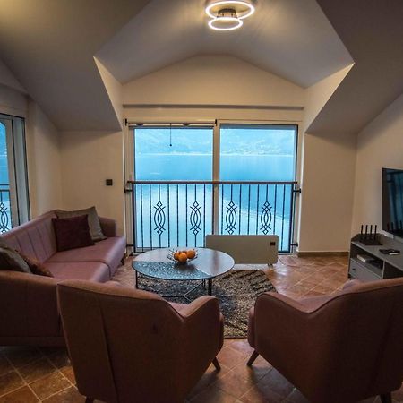 Modern Waterfront 3-Bed Apartment Donja Kostanjica Εξωτερικό φωτογραφία
