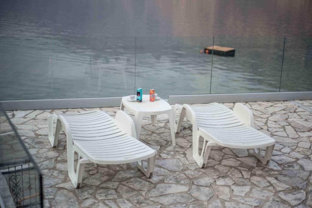 Modern Waterfront 3-Bed Apartment Donja Kostanjica Εξωτερικό φωτογραφία