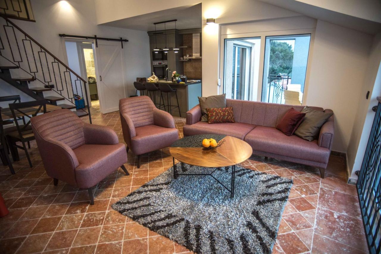 Modern Waterfront 3-Bed Apartment Donja Kostanjica Εξωτερικό φωτογραφία