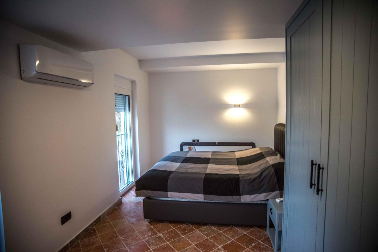 Modern Waterfront 3-Bed Apartment Donja Kostanjica Εξωτερικό φωτογραφία